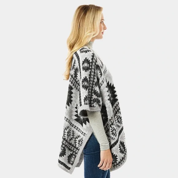 Aztec Pattern Ruana Poncho - Picture 2 of 5